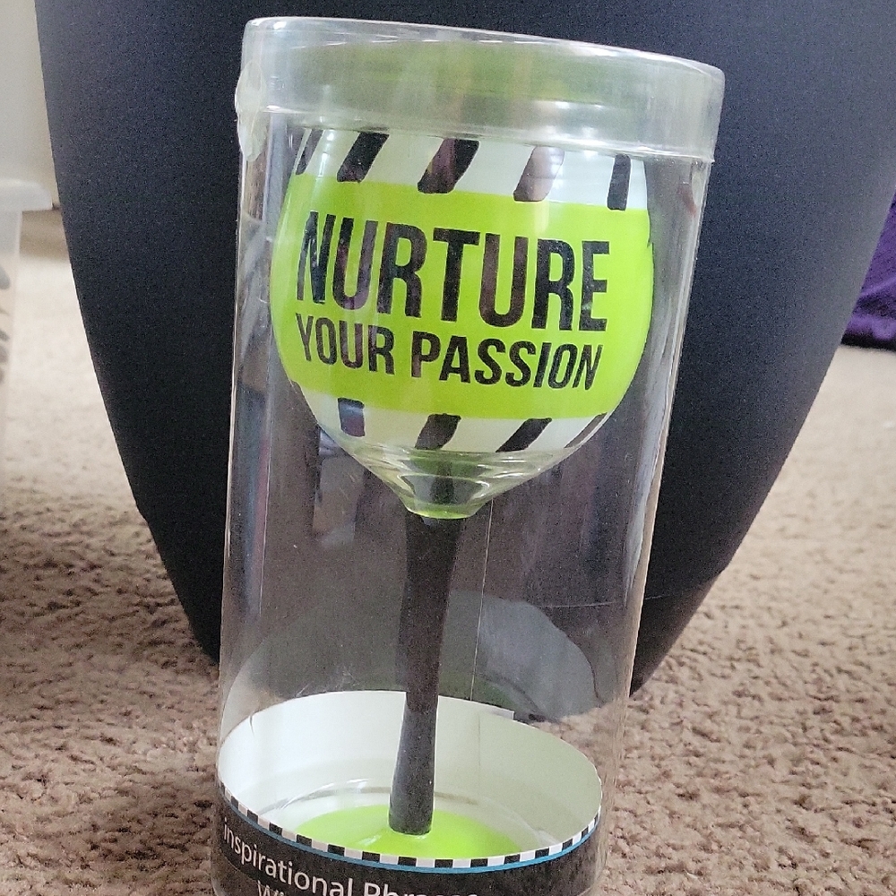 NEW  Wine Glass Gift